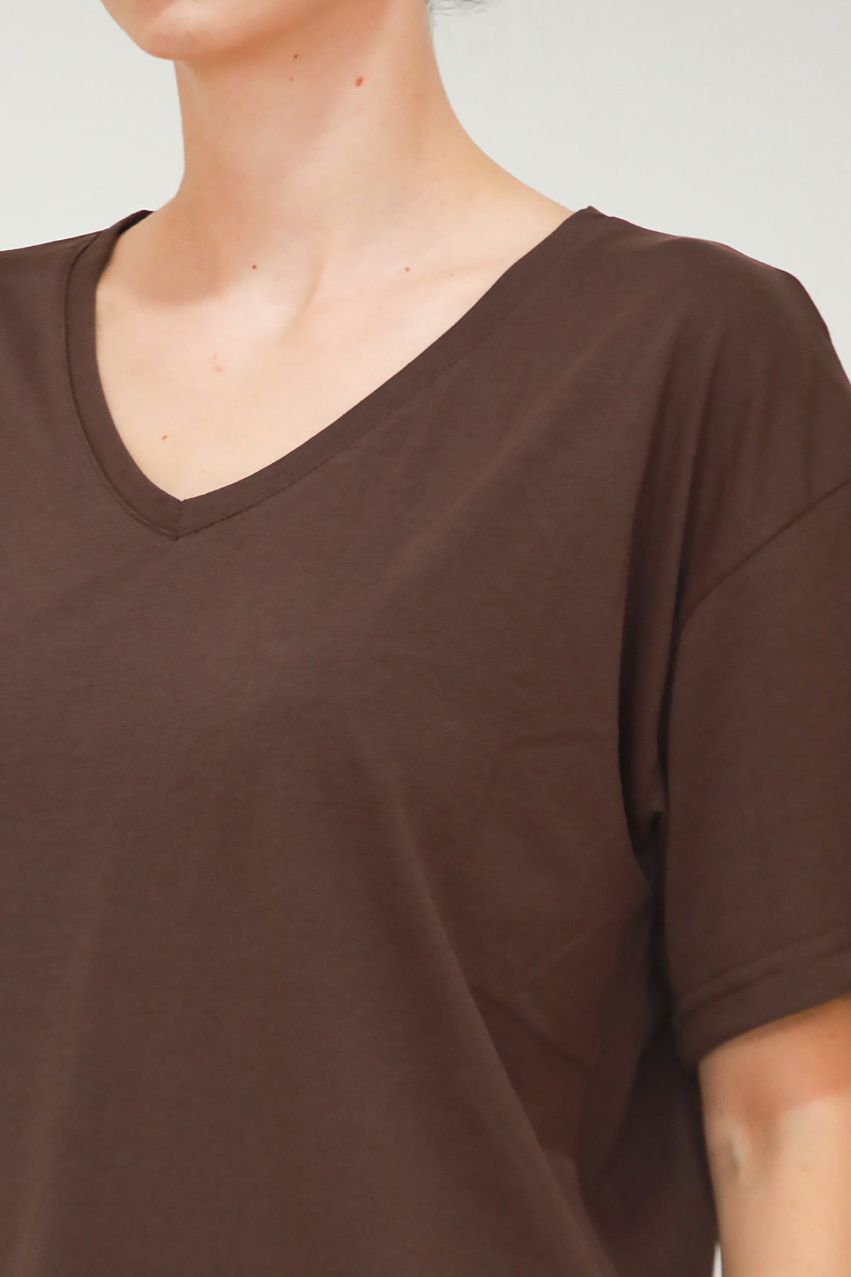 Kadın V Yaka Oversize T-Shirt Kahverengi