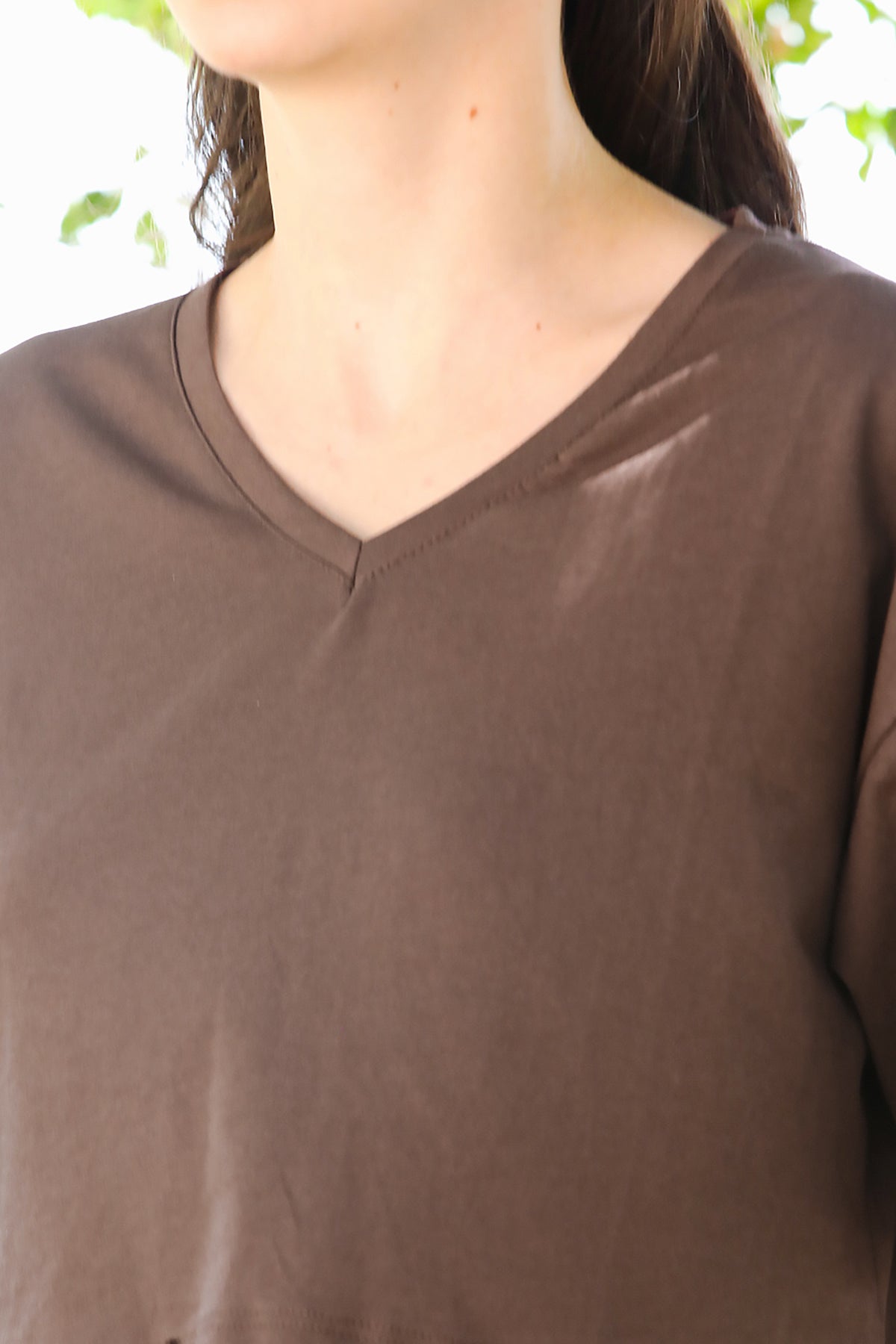 Kadın V Yaka Kısa T-Shirt  Kahverengi