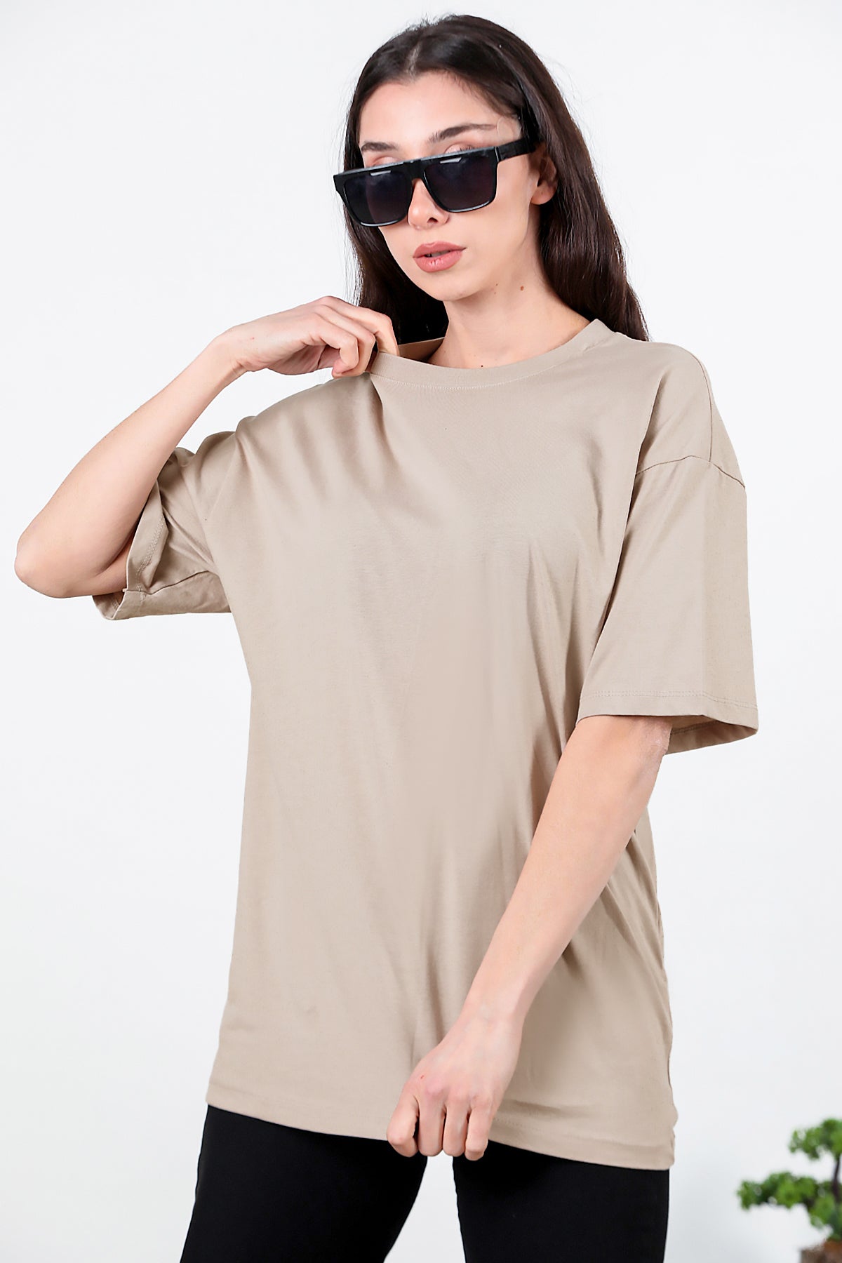 Kadın Bisiklet Yaka Oversize T-shirt Bej