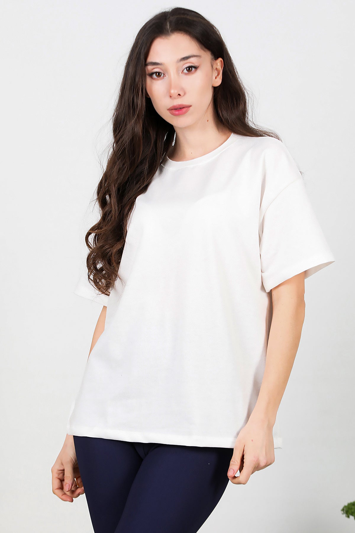 Kadın Bisiklet Yaka Oversize T-shirt Beyaz