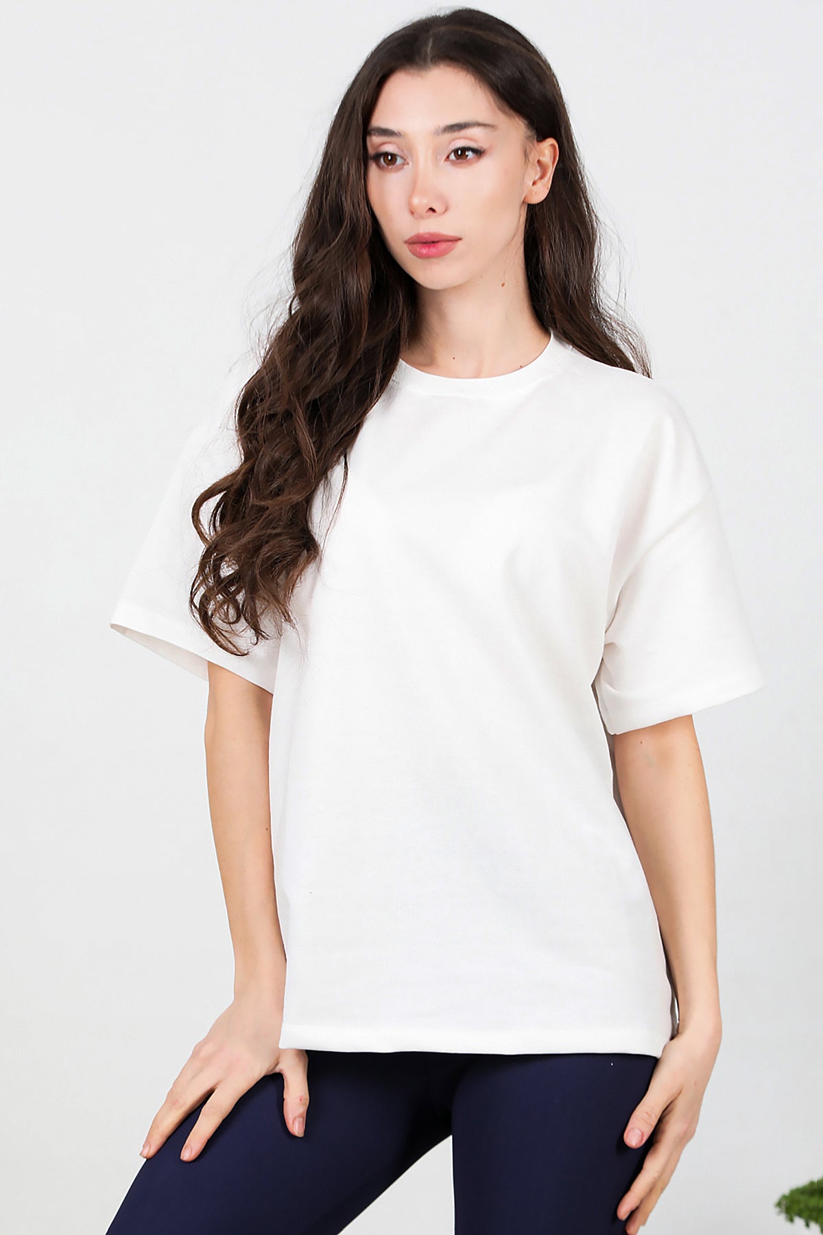 Kadın Bisiklet Yaka Oversize T-shirt Beyaz
