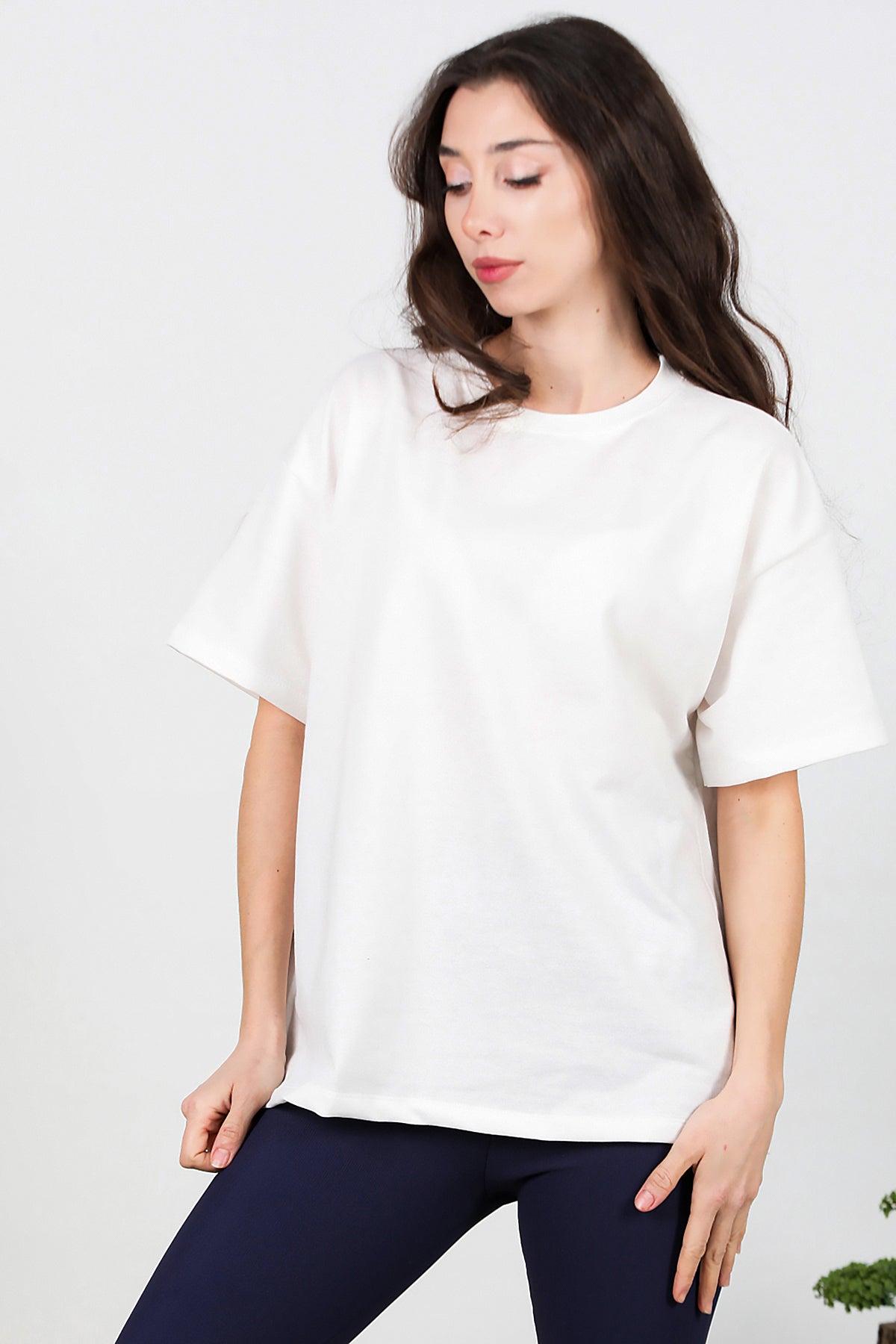 Kadın Bisiklet Yaka Oversize T-shirt Beyaz