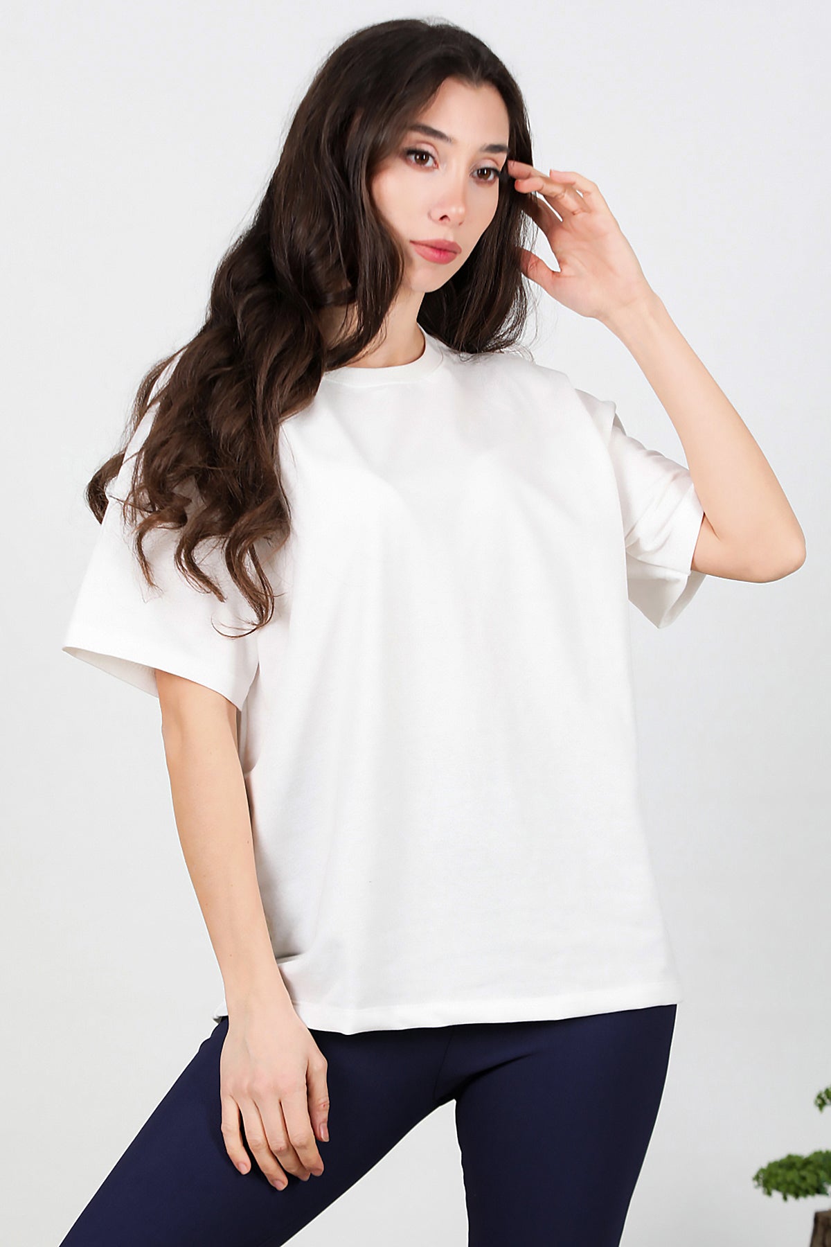 Kadın Bisiklet Yaka Oversize T-shirt Beyaz