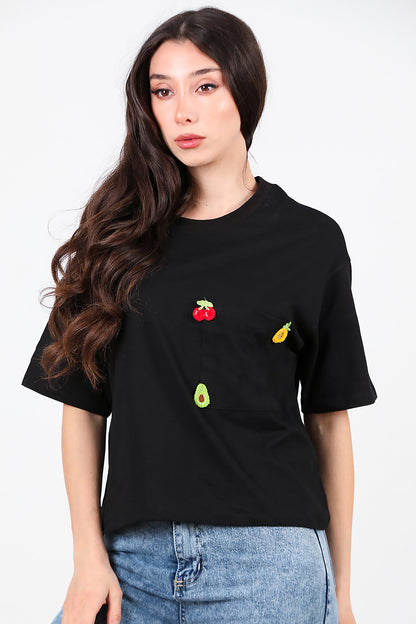 Kadın Kiraz Nakışlı T-Shirt Siyah