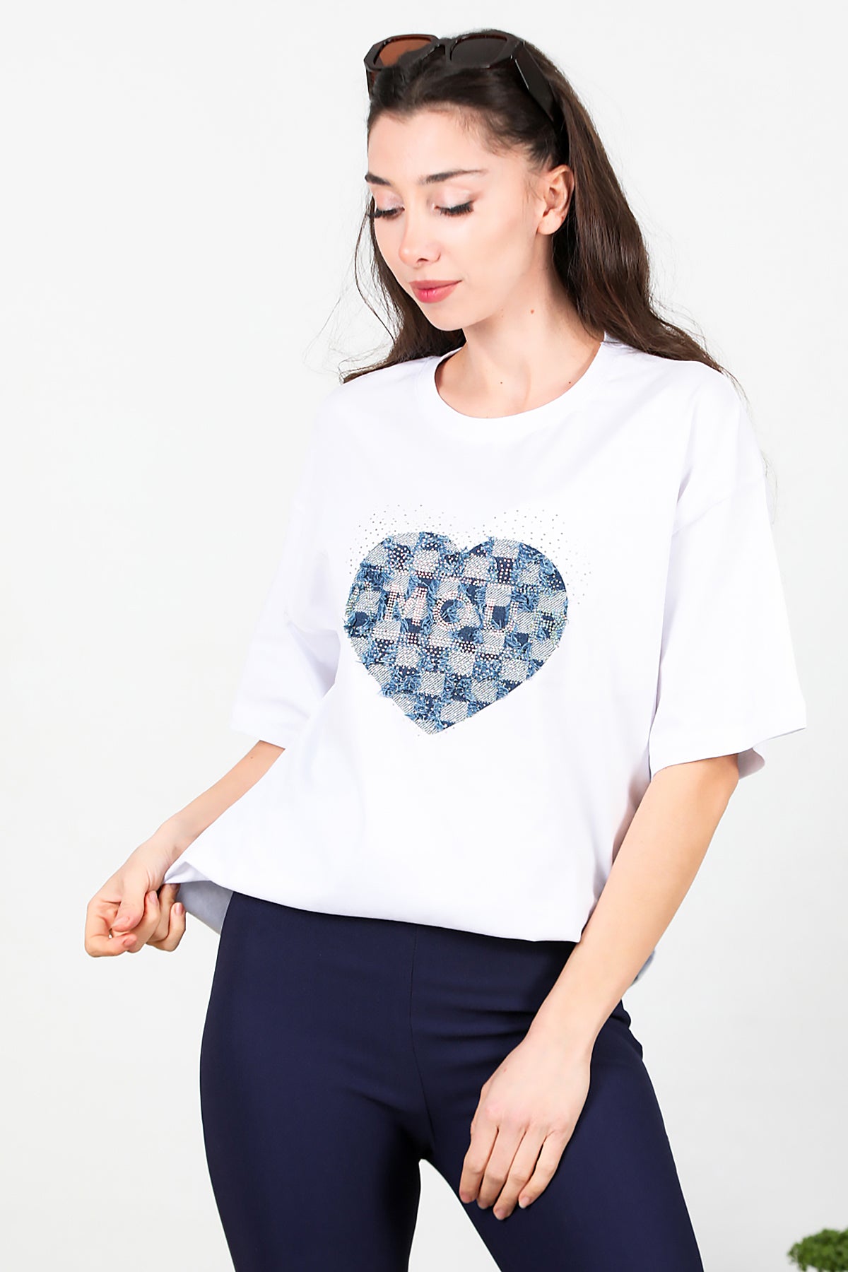 Kadın Kalp Kot Nakışlı Taşlı Oversize T-shirt Ekru