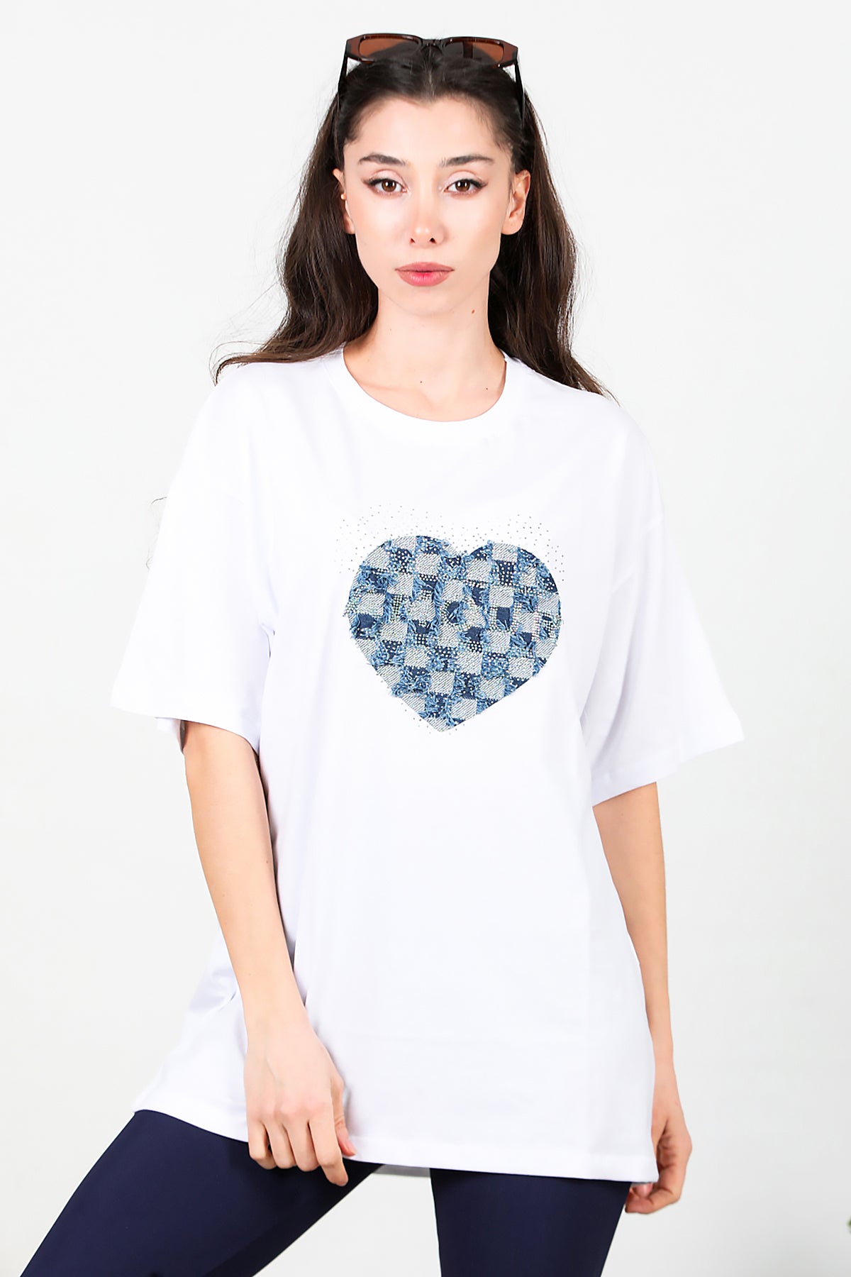 Kadın Kalp Kot Nakışlı Taşlı Oversize T-shirt Ekru