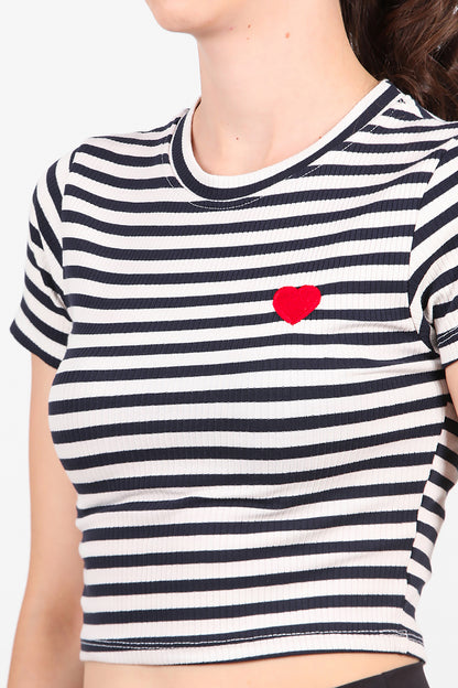 Kadın Çizgili Kalp Nakışlı Crop T-Shirt Siyah