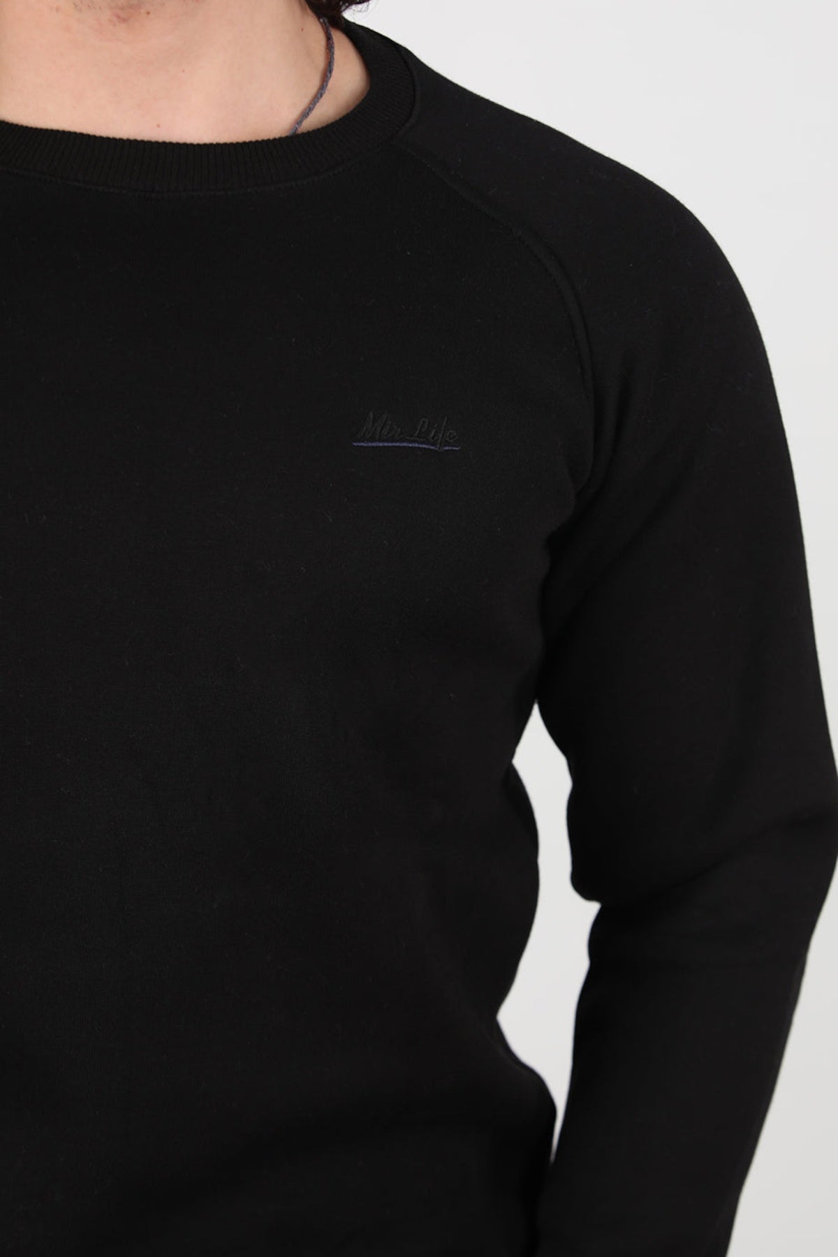 Erkek 3Iplik Omuz Çimalı Sweat Siyah - Model Üzerinde Görünüm