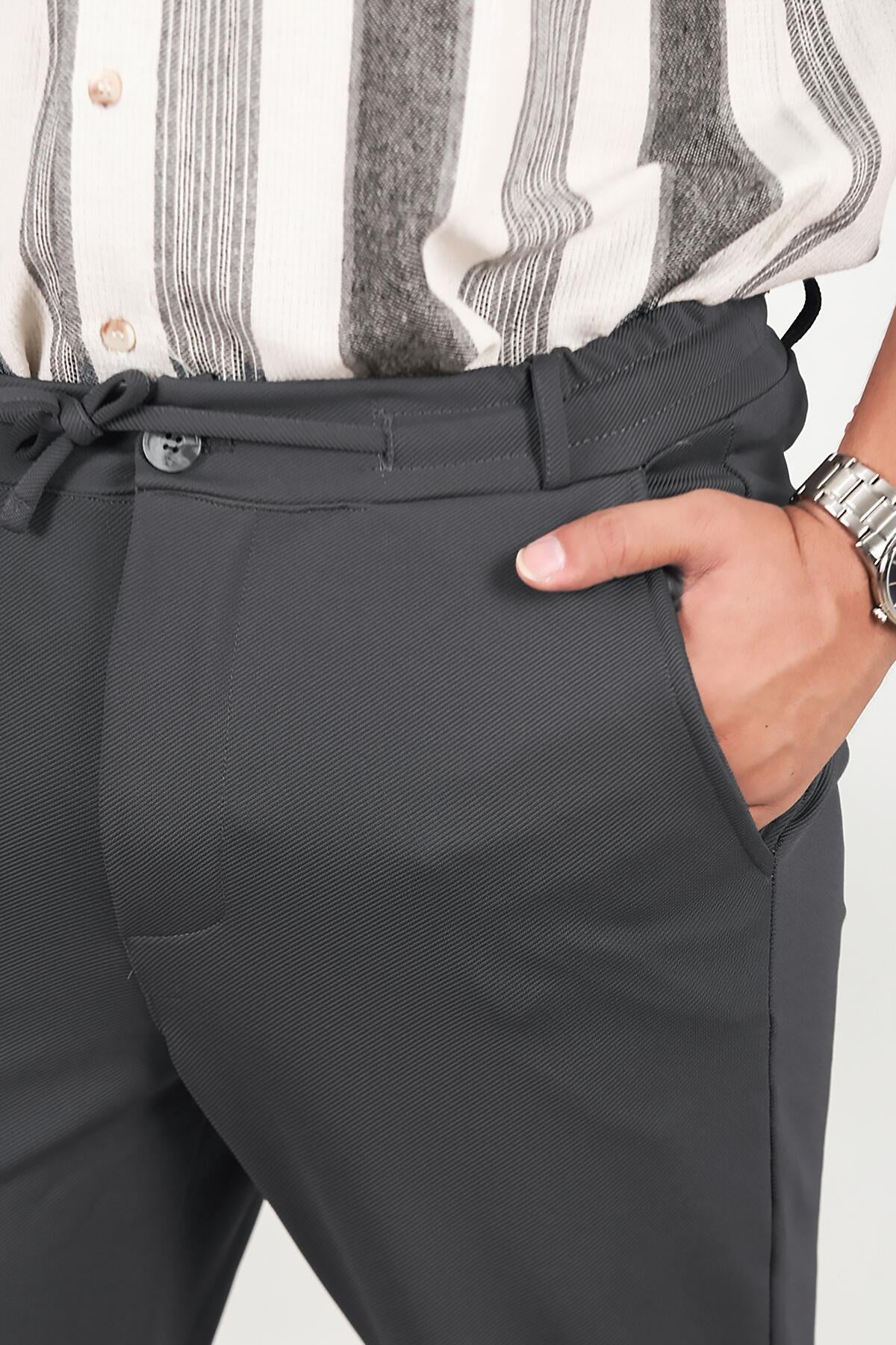 Erkek Düğmeli Jogger Pantolon Füme - Yakın Çekim Detay