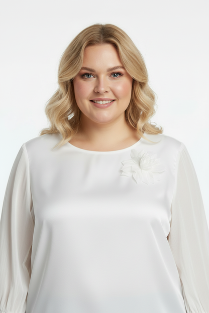 Büyük Beden Beyaz Bluz Detay Çekim