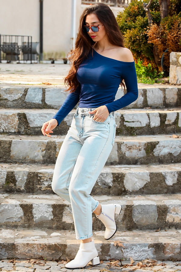 Kadın Bark Mom Jeans Kot Pantolon Mavi - Yakın Çekim Detay