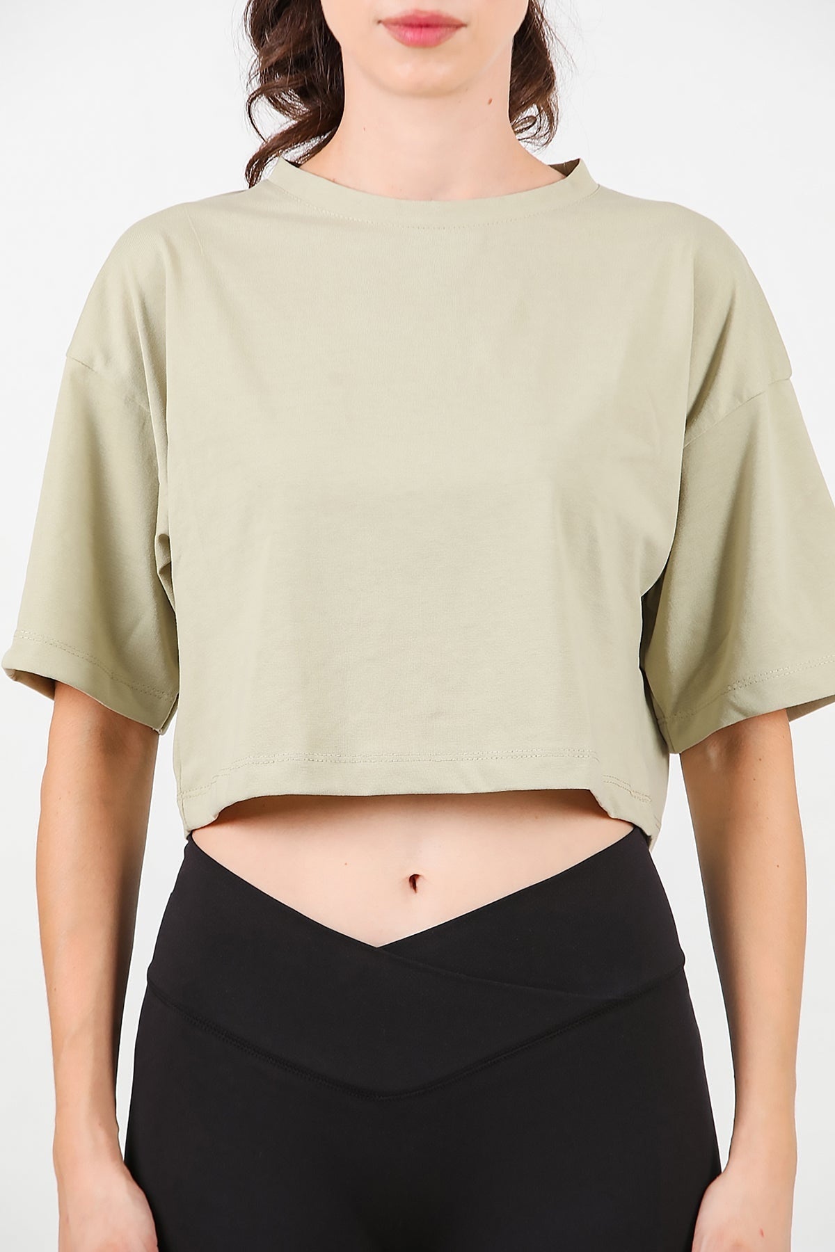 Kadın Bisiklet Yaka Kısa Tshirt Haki - Model Üzerinde Görünüm