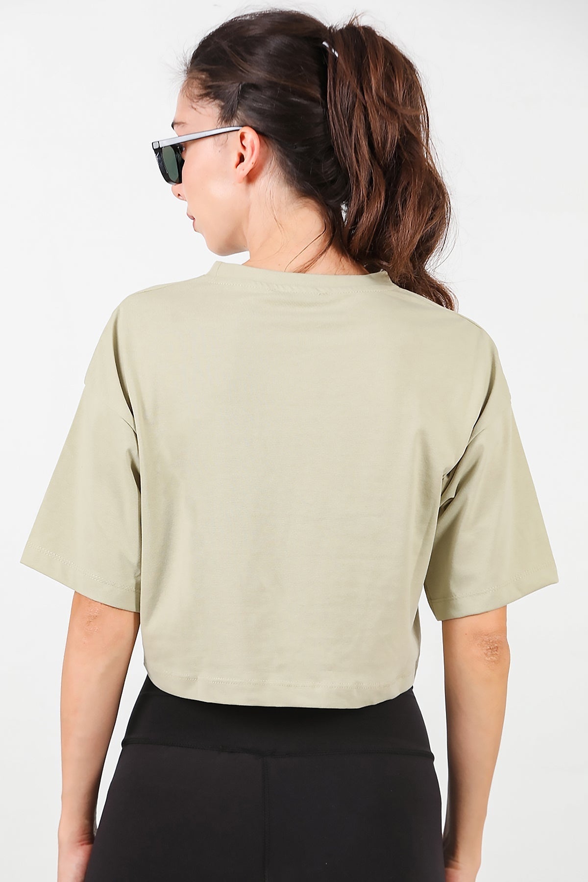 Kadın Bisiklet Yaka Kısa Tshirt Haki - Yakın Çekim Detay
