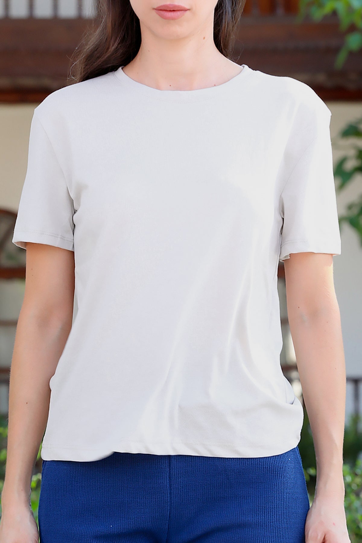 Kadın Bisiklet Yaka Tshirt Vizon - Yakın Çekim Detay