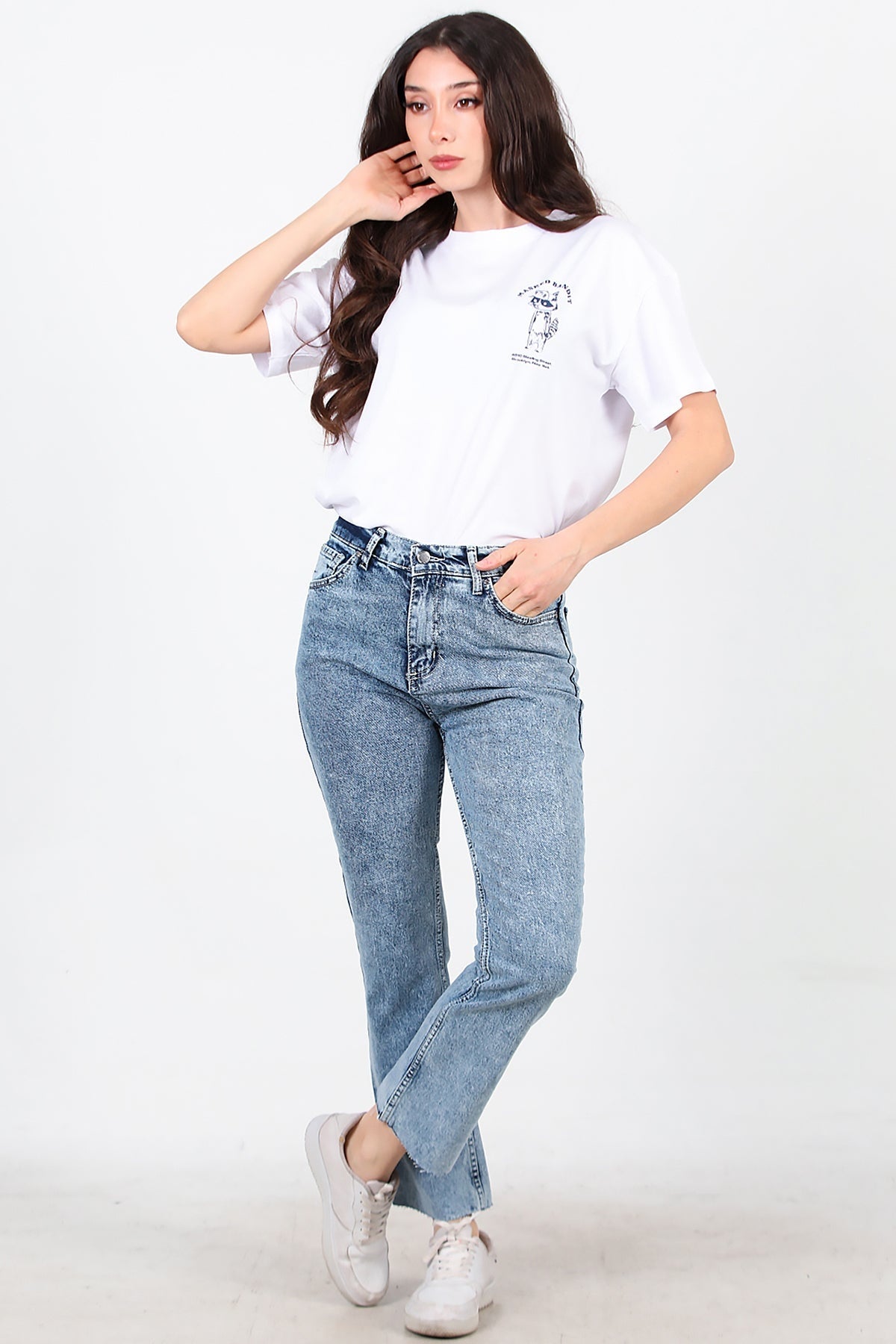 Kadın Crop Jeans Kot Pantolon Mavi - Model Üzerinde Görünüm