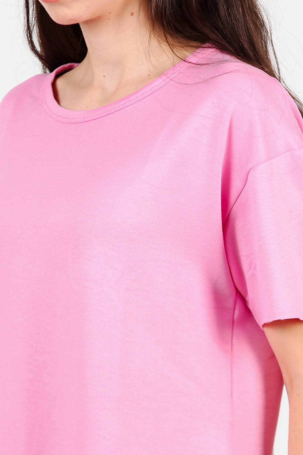 Kadın Eteği Oval Bisiklet Yaka Tshırt Pembe - Yakın Çekim Detay