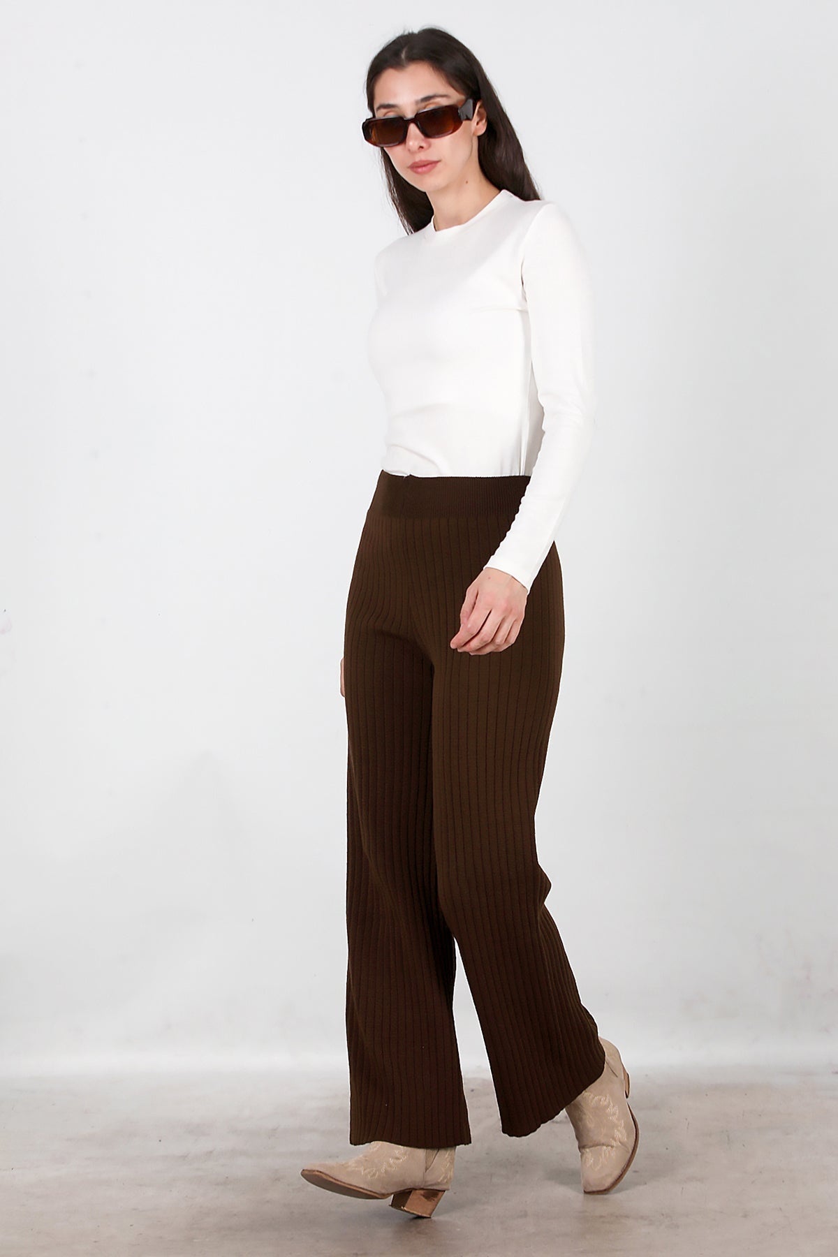 Kadın Kalın Fitilli Triko Pantolon Kahverengi - Arka Görünüm