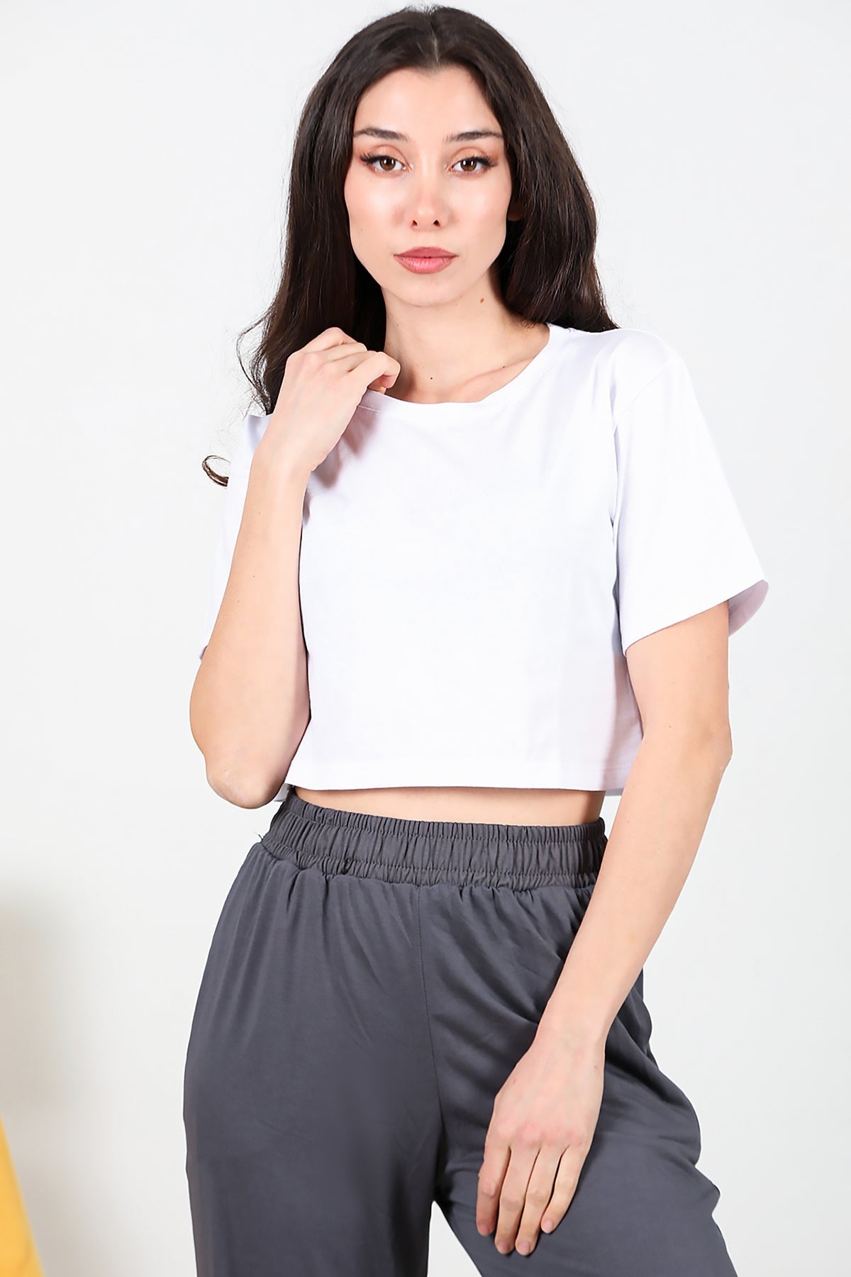 Kadın Kısa T-Shirt Beyaz - Detay Görünümü