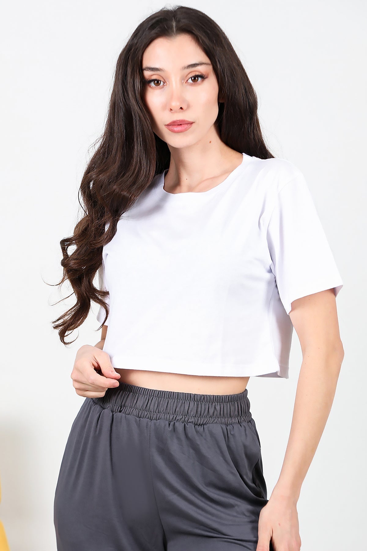 Kadın Kısa T-Shirt Beyaz - Ön Görünüm