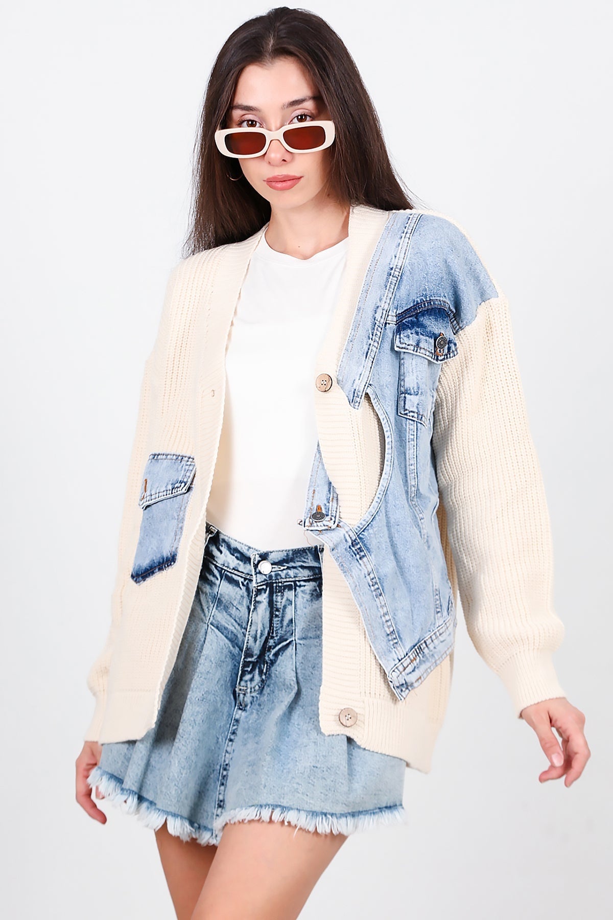 Kadın Kot Yelekli Hırka Taş - Model Üzerinde Görünüm