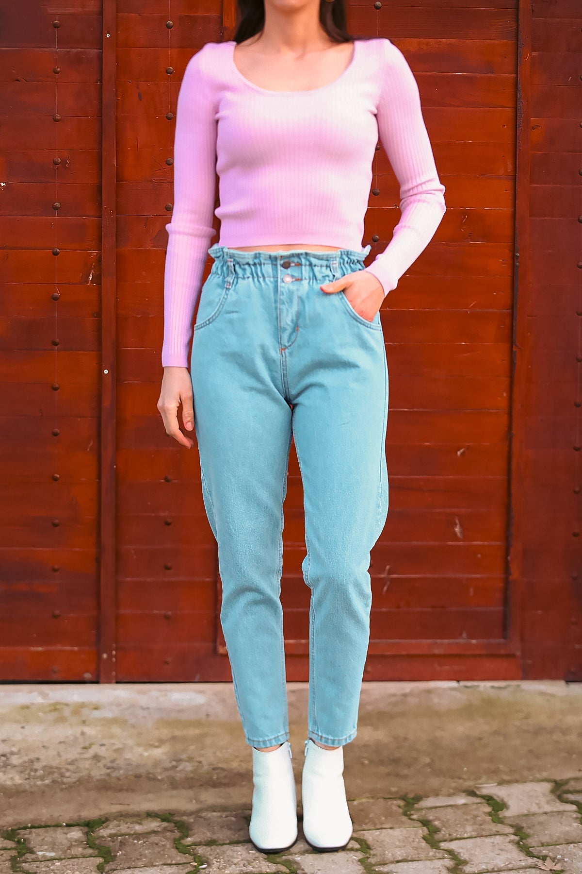 Kadın Mom Jeans Kot Pantolon Mavi - Model Üzerinde Görünüm