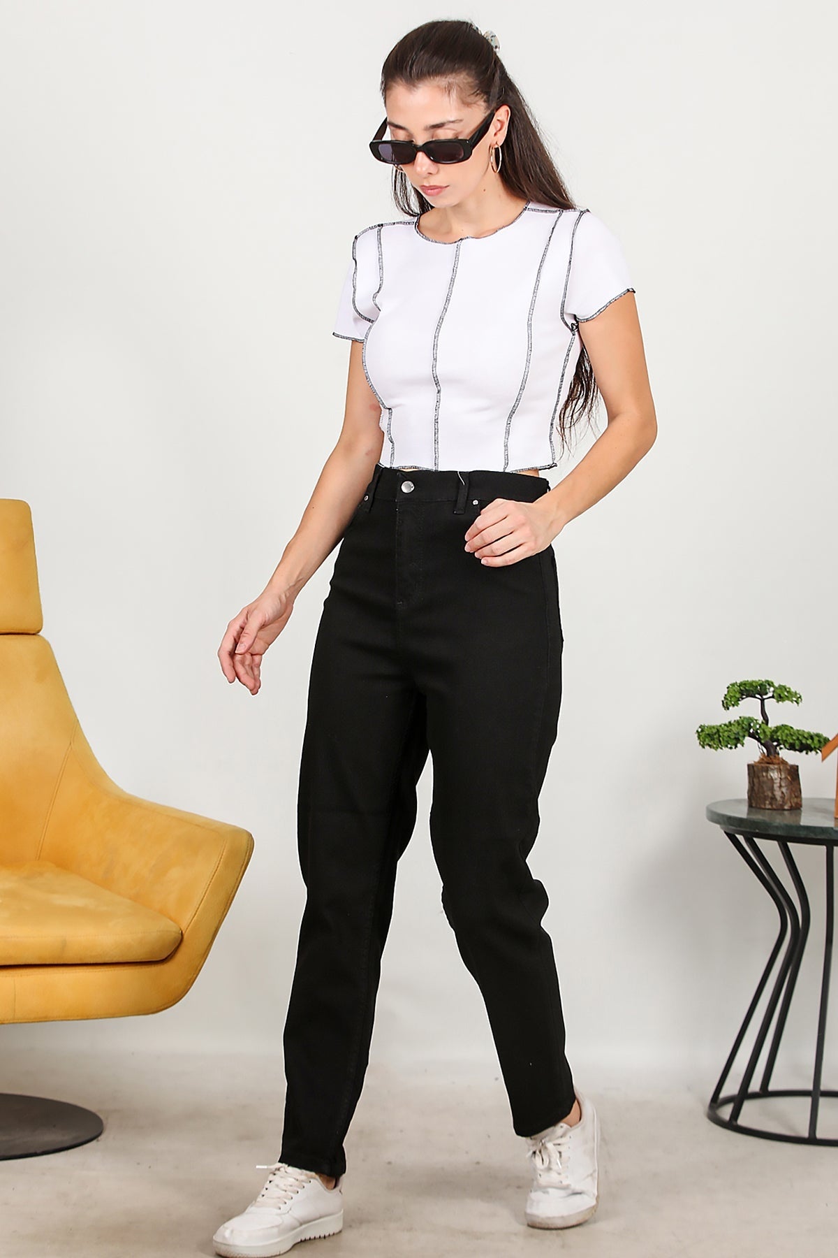 Kadın Mom Jeans Pantolon Siyah - Detay Görünümü