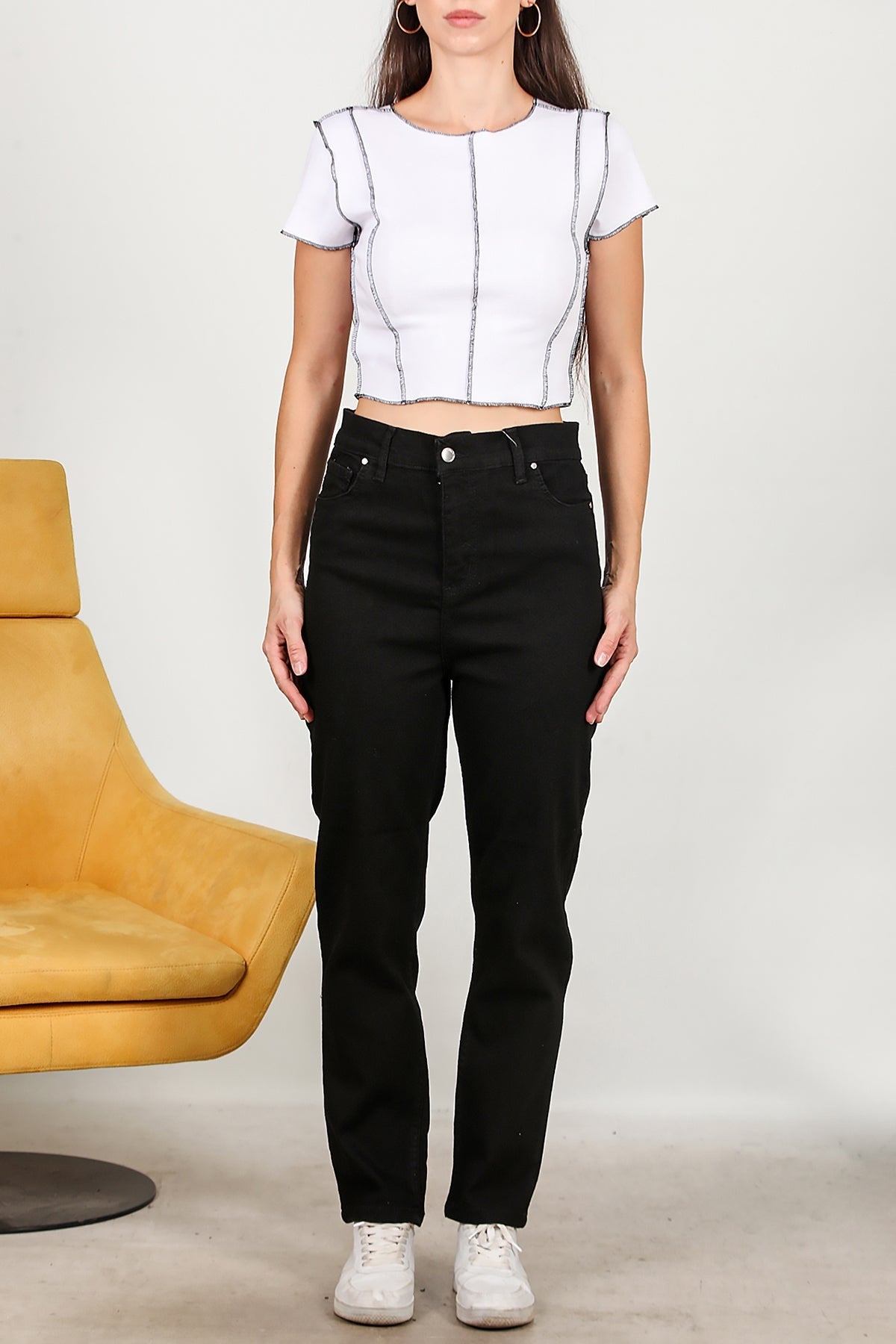Kadın Mom Jeans Pantolon Siyah - Yakın Çekim Detay
