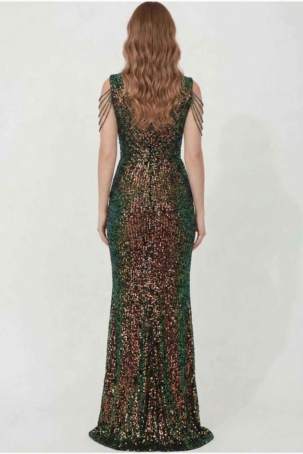 Kadın Omuzları Zincir Detay Pullu Uzun Abiye Hologram - Arka Görünüm