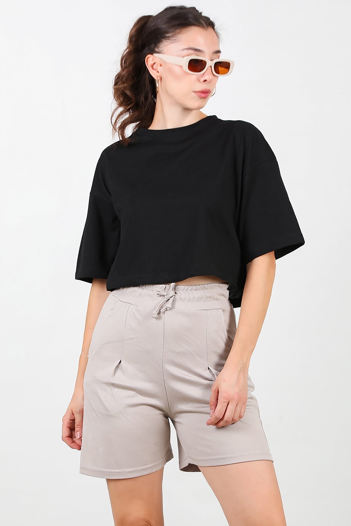 Kadın Pileli Şort Taş - Arka Görünüm
