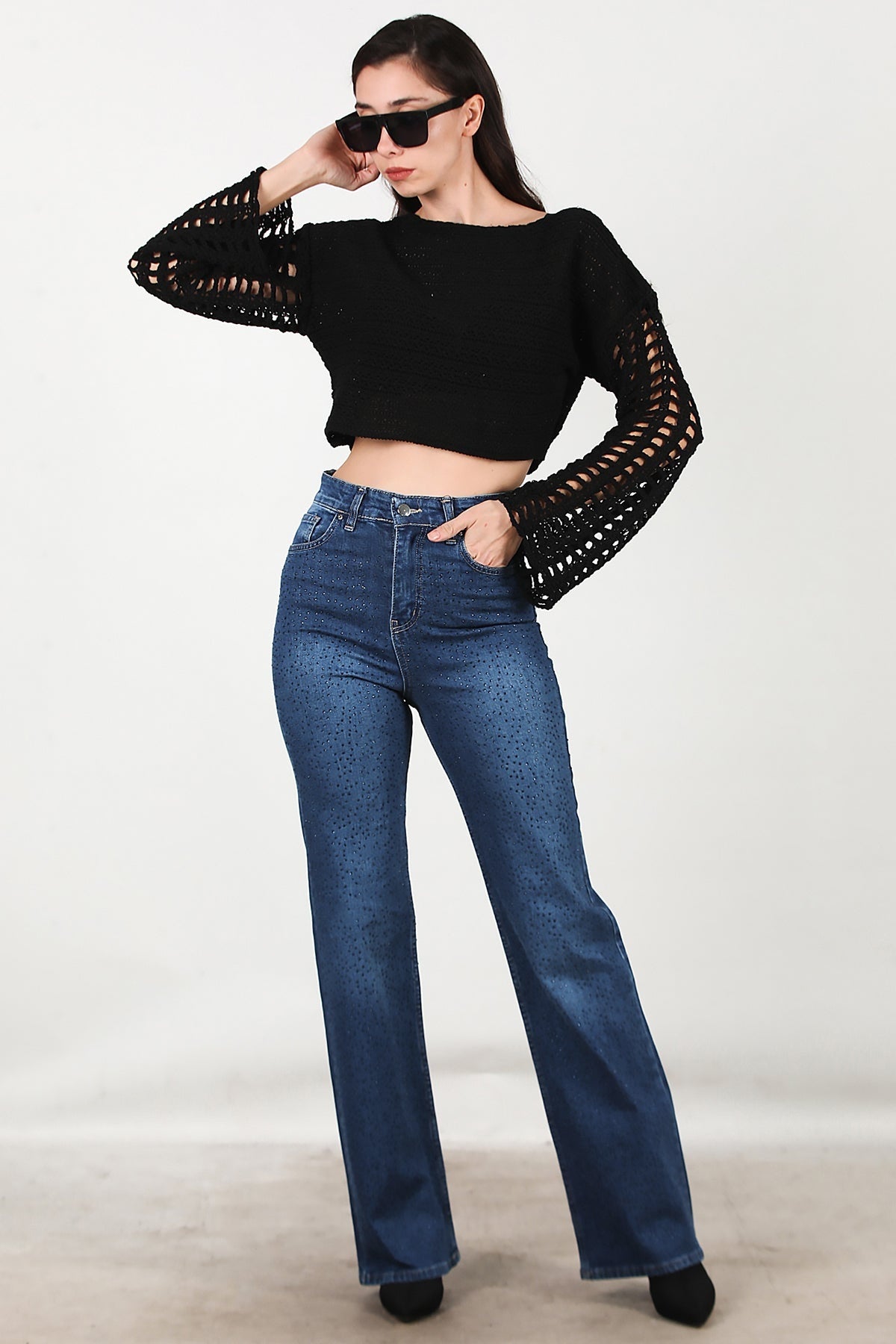 Kadın Taş Detay Kot Pantolon Kot - Model Üzerinde Görünüm