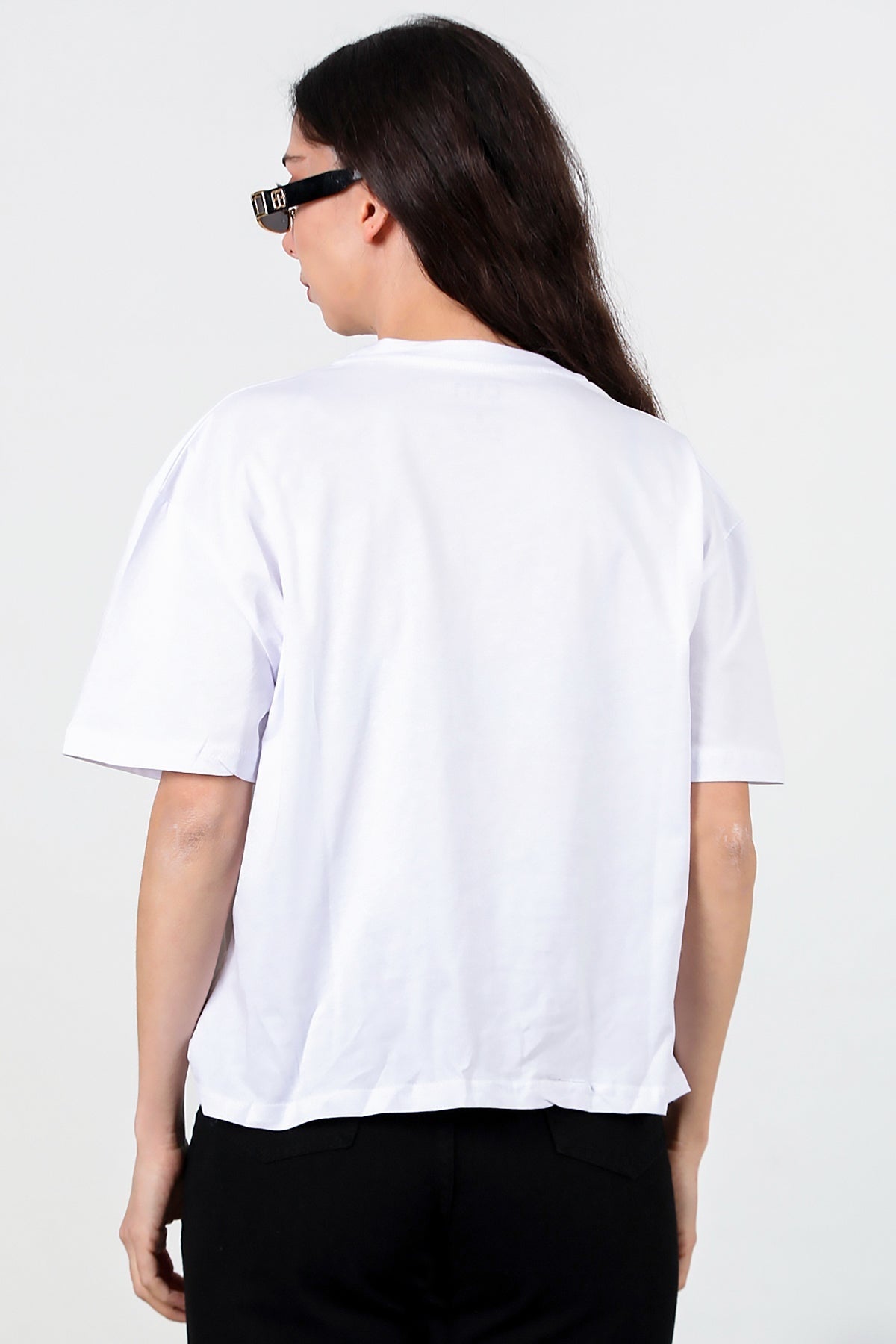 Kadın Yan Yırtmaçlı Bisiklet Yaka Oversize Tshirt Ekru - Genel Görünüm