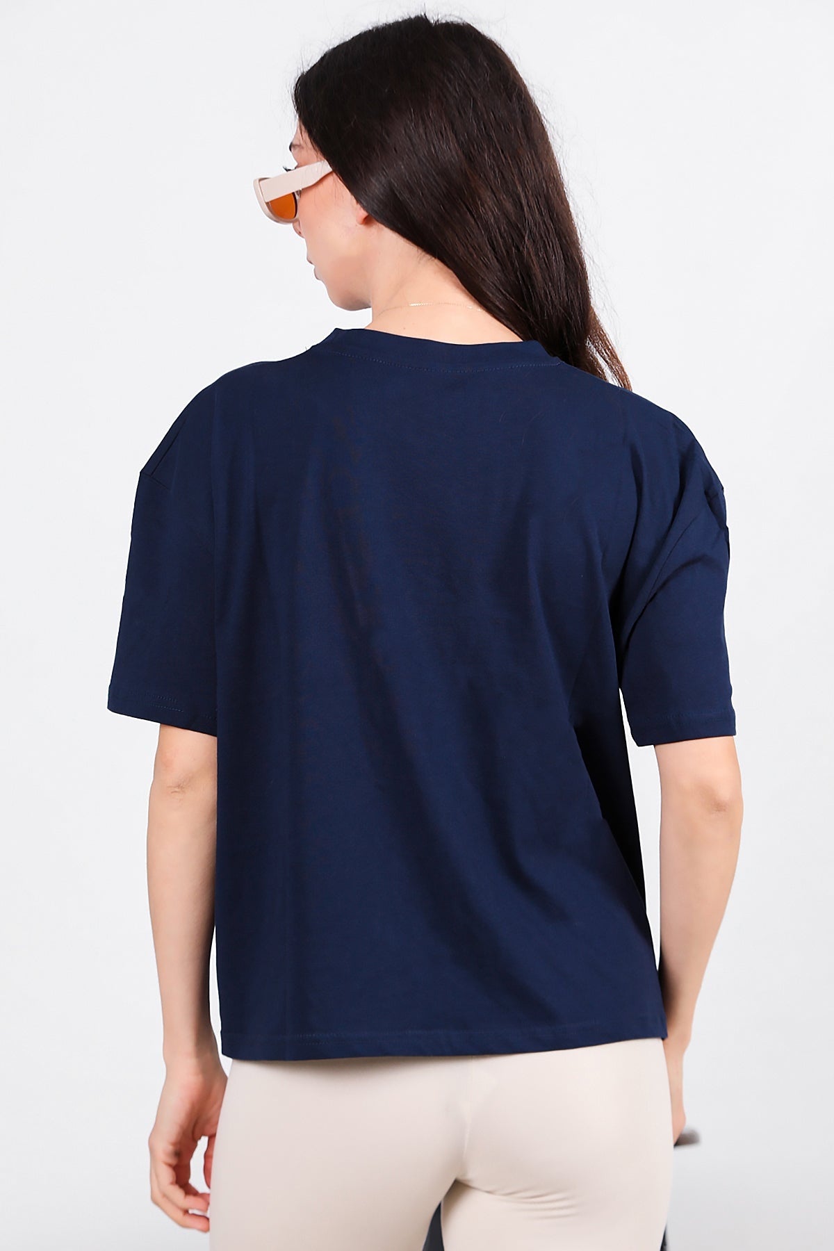 Kadın Yan Yırtmaçlı Bisiklet Yaka Oversize Tshirt Lacivert - Kumaş Detayı