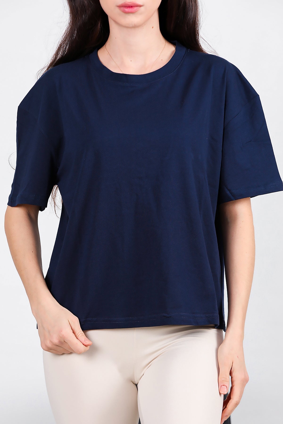 Kadın Yan Yırtmaçlı Bisiklet Yaka Oversize Tshirt Lacivert - Yakın Çekim Detay