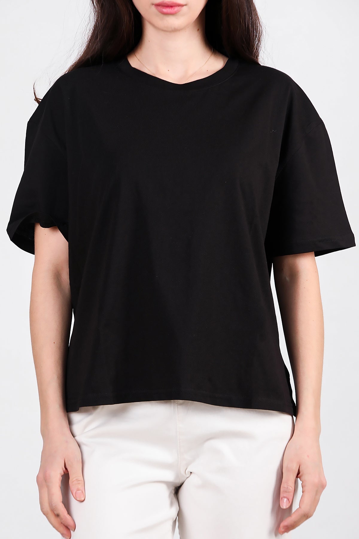 Kadın Yan Yırtmaçlı Bisiklet Yaka Oversize Tshirt Siyah - Yakın Çekim Detay